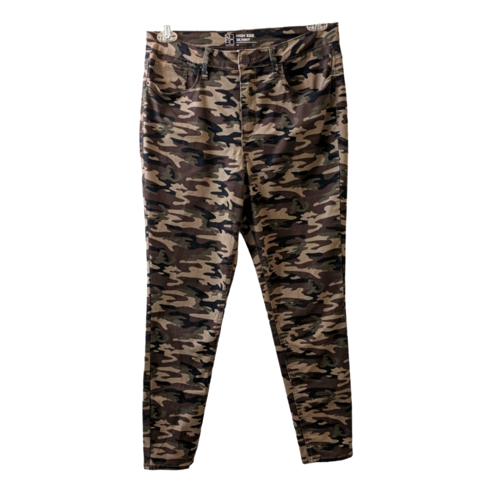 NOBO High Rise Skinny Camo Jeans. EUC